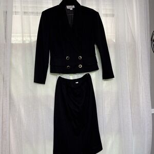 1970's Caron Petite Black Suit Set w Double Breasted Front 10